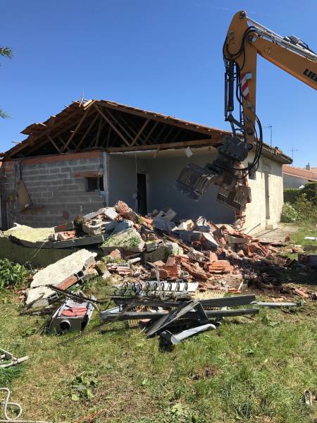 Démolition pelle mecanique