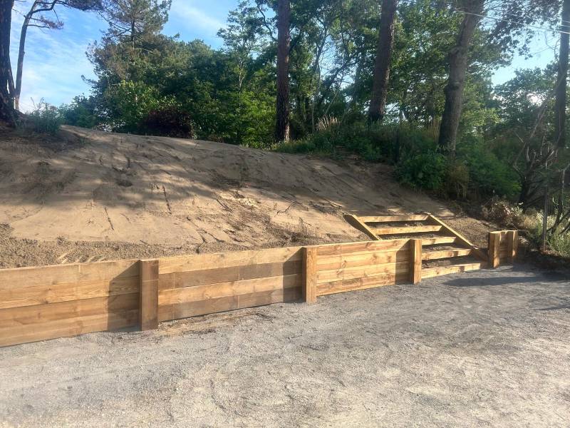 Sublimez Vos Espaces Extérieurs avec nos Traverses Paysagères sur le bassin d'Arcachon